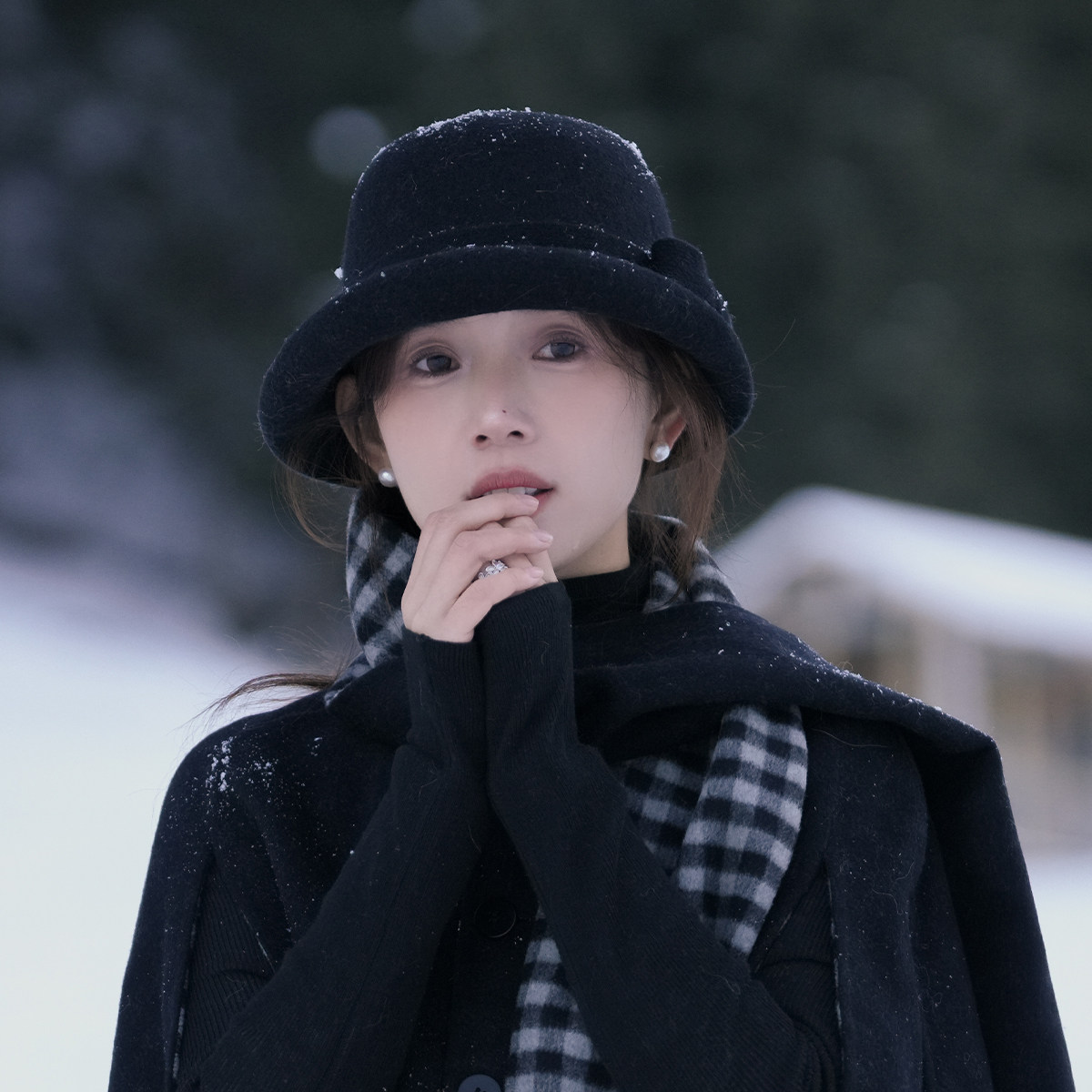 赫本风蝴蝶结毛呢渔夫帽女气质黑色盆帽韩版优雅圆顶礼帽悬崖之上