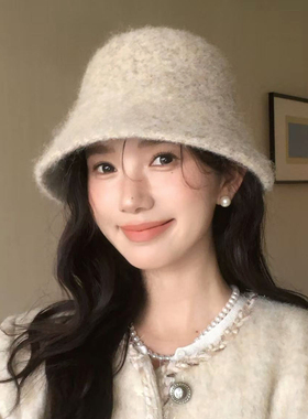 林小橘纯色毛绒保暖渔夫帽显脸小