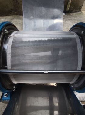 家用小型磨粉机磨面机磨面机磨小型电动小麦大米玉米碗豆粉碎机