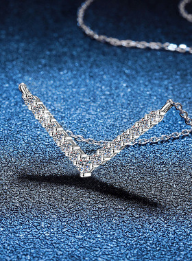 欧美跨境D色莫桑石项链s925纯银吊坠锁骨链女彩虹V型微笑项链