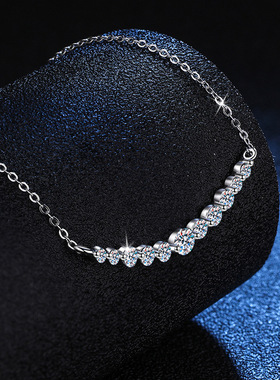 s925纯银锁骨链女莫桑石微笑项链轻奢高级感1.1克拉D色莫桑钻