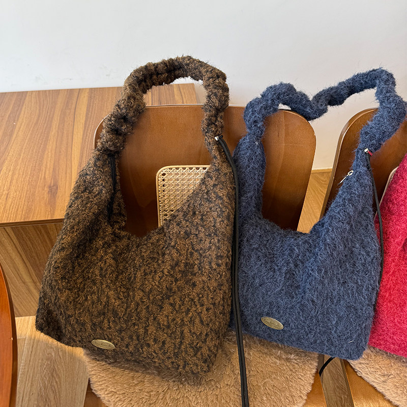 秋冬新品抽绳包包毛绒韩版小众百搭托特包时尚百搭包包,淘宝优惠券,粉丝福利购,淘宝优惠卷