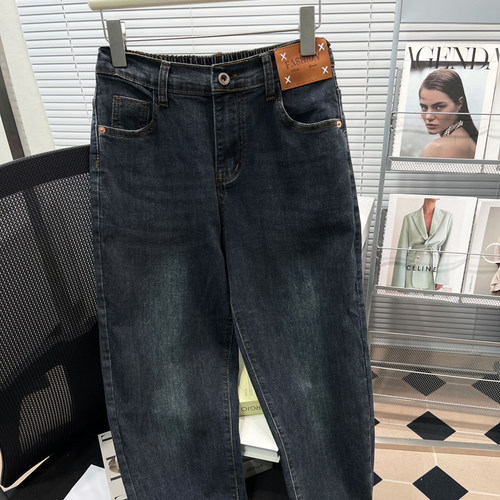 胡子叔大码女装牛仔裤女胖mm高腰弹力老爹裤显瘦宽松贴标哈伦裤潮 - 图1