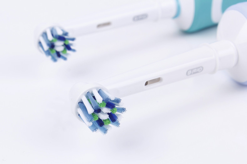 德国博朗OralB/欧乐B电动牙刷大龄儿童成人充电式D2系 防水旋转式 - 图2