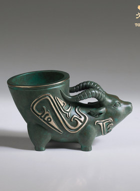 铜师傅镶金兽首玛瑙杯青铜摆件