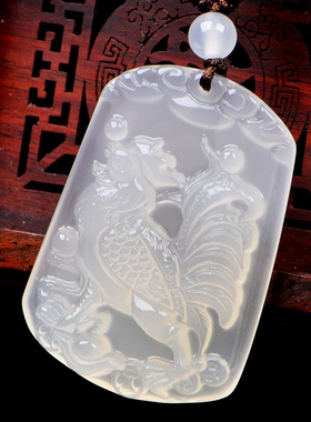 白玛瑙白玉髓生肖鸡吊坠金鸡鸡型鸡形饰品饰物玉石挂件项链