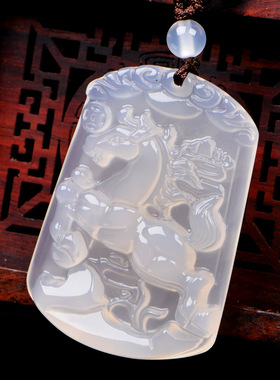 2026年十二生肖属马马到成功白色玉髓吊坠项链男女款玉石马形饰品
