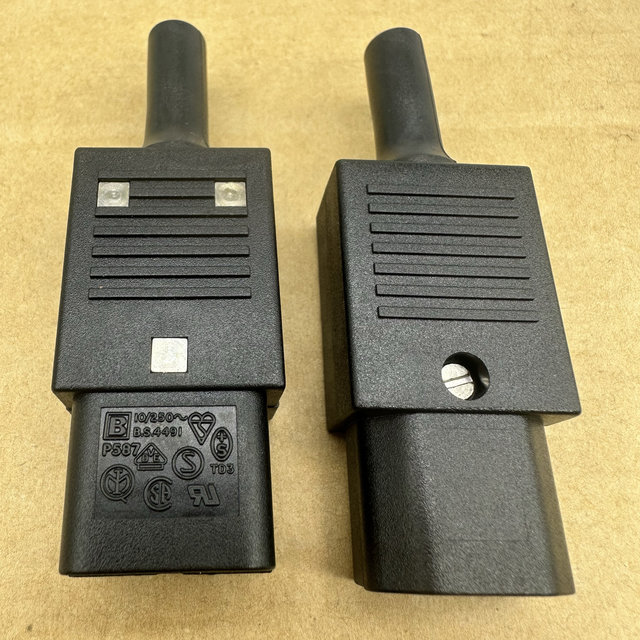 P587 power supply tail plug HIFI early slotted screw fever PX0587 good sound effect Pinzi socket 3 holes