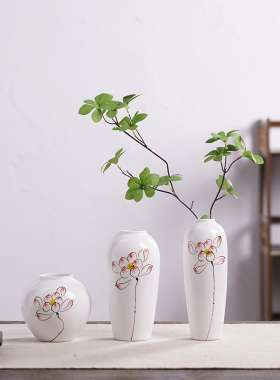 手绘莲花陶瓷小花瓶桌面创意摆件