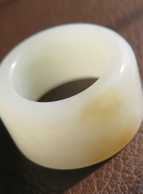 亮眼方言和田玉佩戴级新疆且末料细腻油润糖白玉卡22mm戒指扳指X5