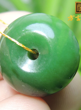 惊呆了方言和田碧玉精品罕见珍品细腻细腻碧玉菠菜绿苹果珠吊坠S
