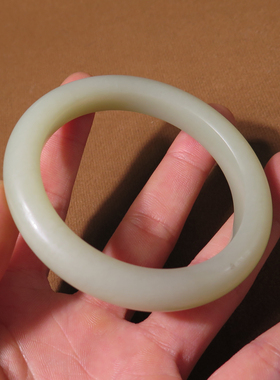 巨漏方言和田玉收藏级新疆且末细腻温润青白玉57mm女士正装手镯X5