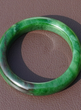 方言俄料浓郁辣绿老红皮碧玉手镯