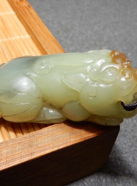 方言和田玉巨漏精品佩戴大漠楼兰三色糖色青花暖黄貔貅吊坠挂件s2