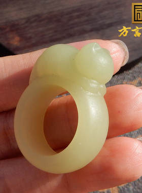 新疆且末黄口精雕小猫17.6MM戒指