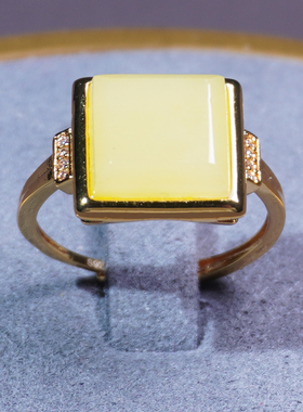 方言新疆且末鸡油黄玉银镶玉戒指
