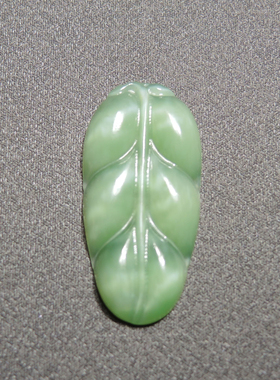 方言精品和田玉俄罗斯老坑料油润细腻猫眼阳绿色碧玉树叶玉吊坠h2