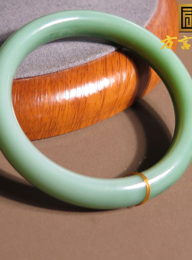美美哒老坑粉绿碧玉正装手镯