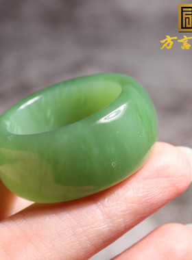 俄罗斯老料阳绿猫眼碧玉22mm戒指