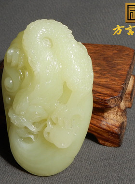 美美哒若羌黄口龙行天下吊坠手把