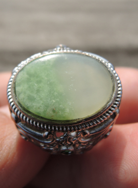 方言翠青白玉特色银镶玉男式戒指