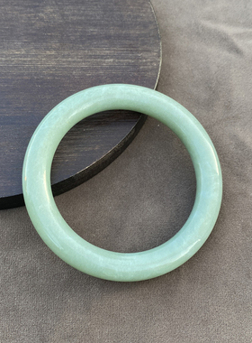 俄罗斯老坑碧玉粉青58mm精品手镯