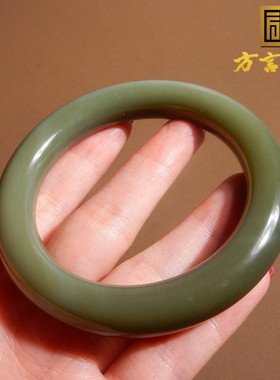 新疆沙枣青籽料一细豆沙57mm手镯