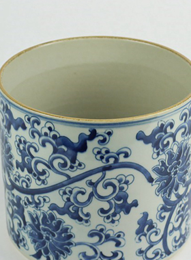 景德镇康熙缠枝莲笔筒瓷器