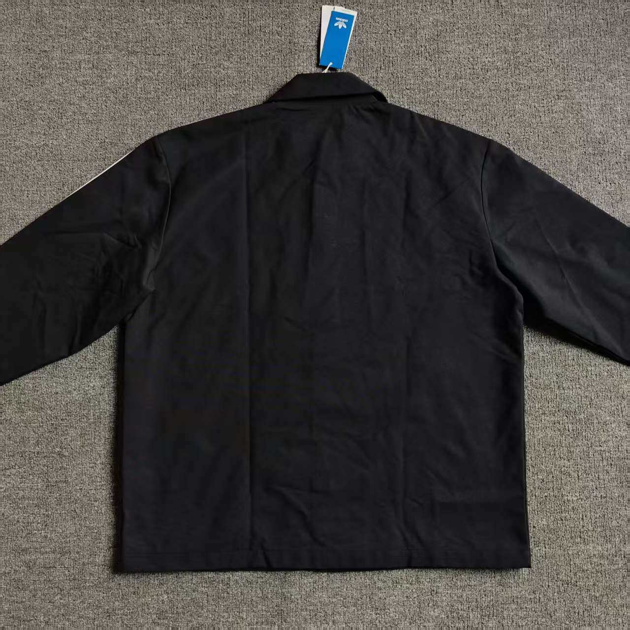 Adidas三叶草男女情侣款经典三条纹翻领运动休闲夹克外套IZ1831,淘宝优惠券,粉丝福利购,淘宝优惠卷