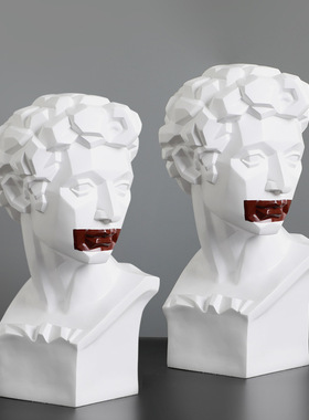 白色样板房别墅轻奢风人物雕塑