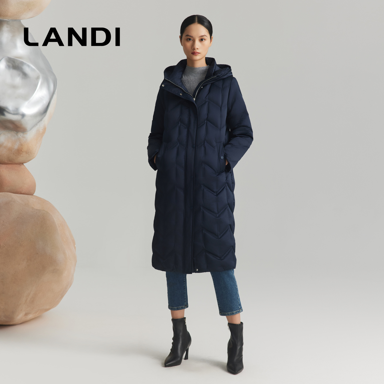 [商场同款]LANDI藏蓝色简约气质长款连帽90鹅绒羽绒服2024冬新品