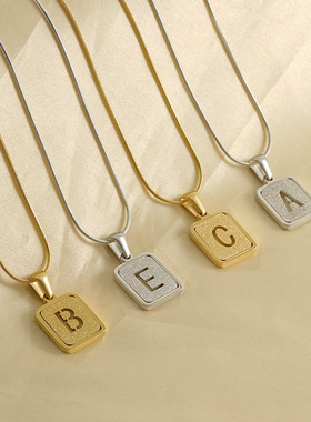 Women's 18K Gold Plated 26 Alphabet Letter Necklace 字母项链