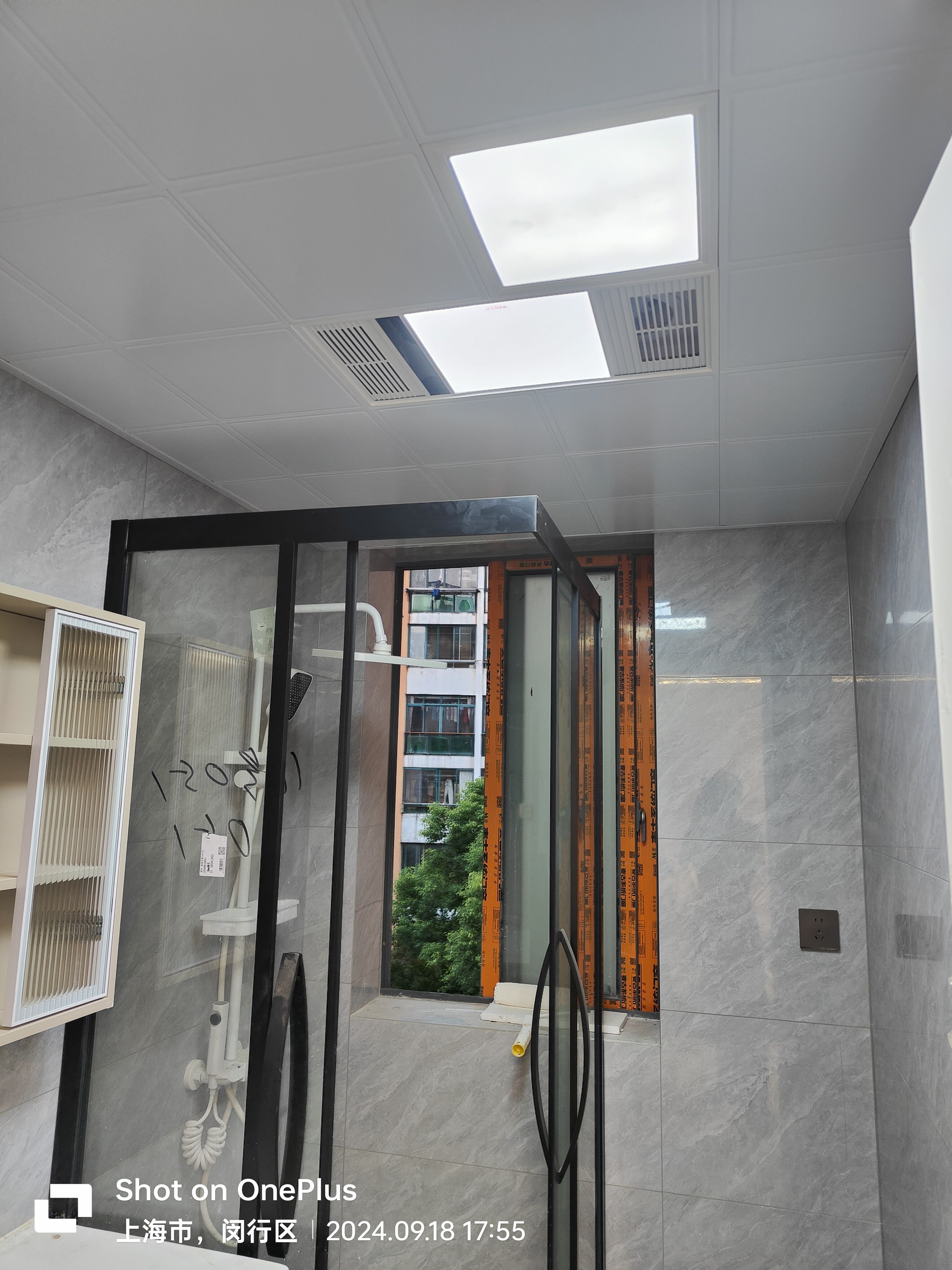 The Shanghai decoration construction team provides half-inclusive and full-inclusive services for carpenters, masonry painters, and plumbers. This is a reliable place.