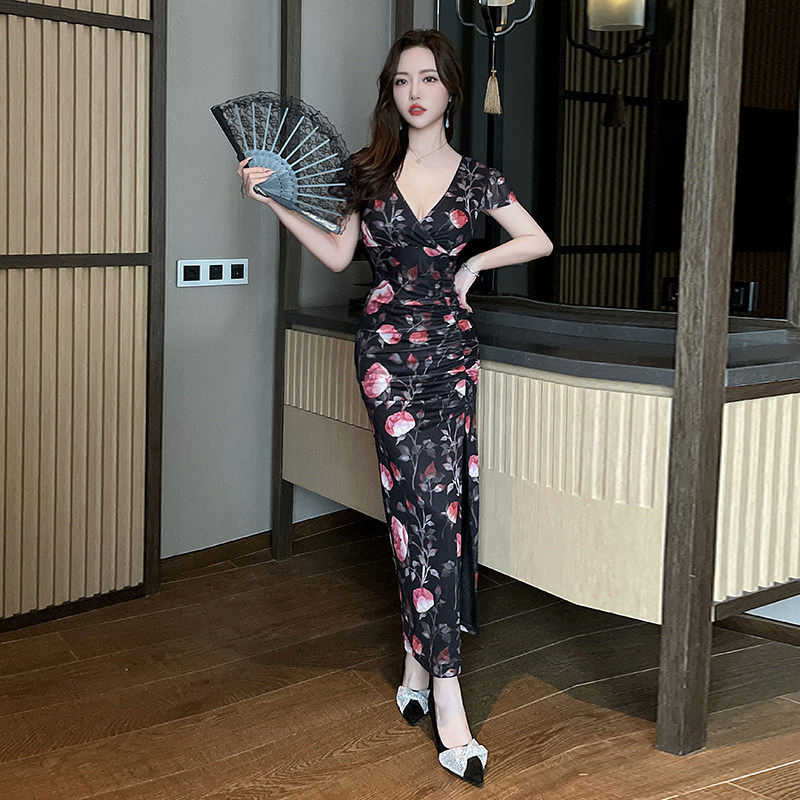 名媛中长款V领性感夜店连衣裙2023新款气质包臀印花裙女人味潮