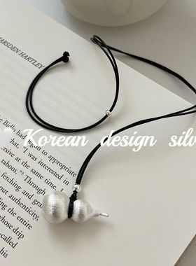 2024新款韩版设计饰品S925纯银拉丝葫芦黑色项链秋冬叠戴毛衣链女