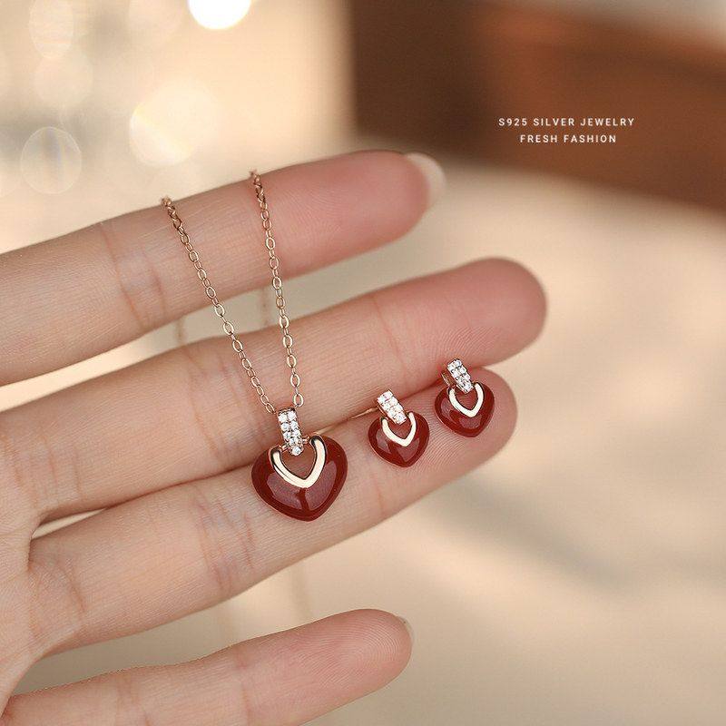 S925纯银新年红色耳环心形爱心耳钉喜庆本命年港风复古百搭耳饰,淘宝优惠券,粉丝福利购,淘宝优惠卷