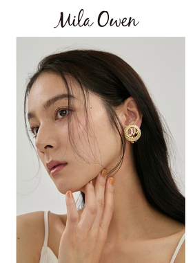 Mila Owen26秋冬新品休闲优雅字母镂空大廓形耳夹耳饰09WGA264579