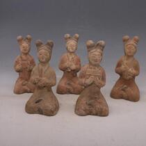 Tang tri-colored pottery figurines with small people at the mercy of antique porcelain Tang Dynasty unearthed old goods old goods old stock antique ancient playing with single price