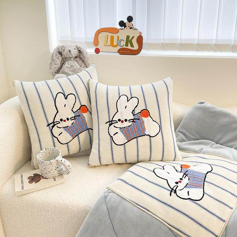 抱枕被子两用个性可爱二合一盖毯办公室午睡车载靠枕儿童沙发四季,淘宝优惠券,粉丝福利购,淘宝优惠卷