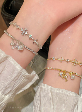 金色闪钻十字架叠戴手链女中古气质可调节手饰轻奢高级感精致配饰