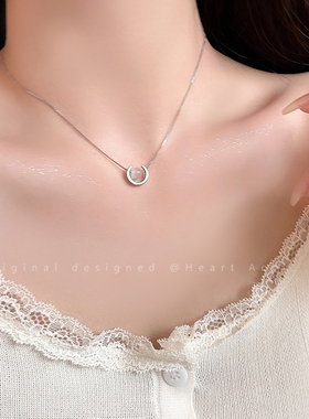 月牙珠珠猫眼石项链女韩系简约ins风锁骨链2025新款气质百搭配饰