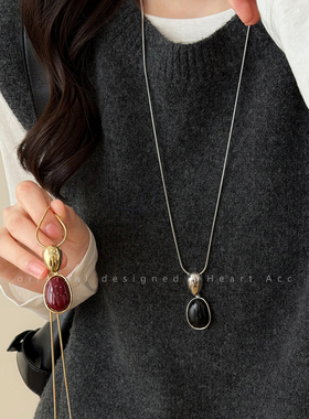 红色水滴吊坠蛇骨项链女轻奢高级感长款可抽拉毛衣链气质大气配饰