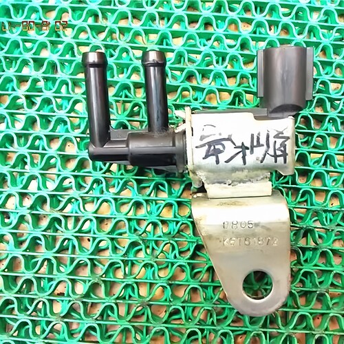 适用斯巴鲁森林人力狮2.0 2.5 EJ20 EJ25电磁阀废气循环阀废气阀 - 图2