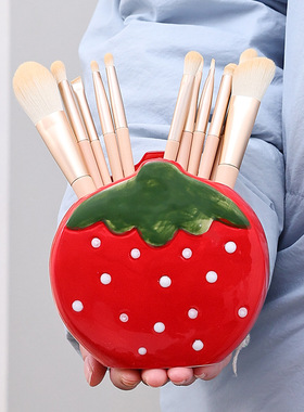 笔筒可爱草莓陶瓷摆饰桌面办公室宿舍创意化妆刷置物桶文具收纳