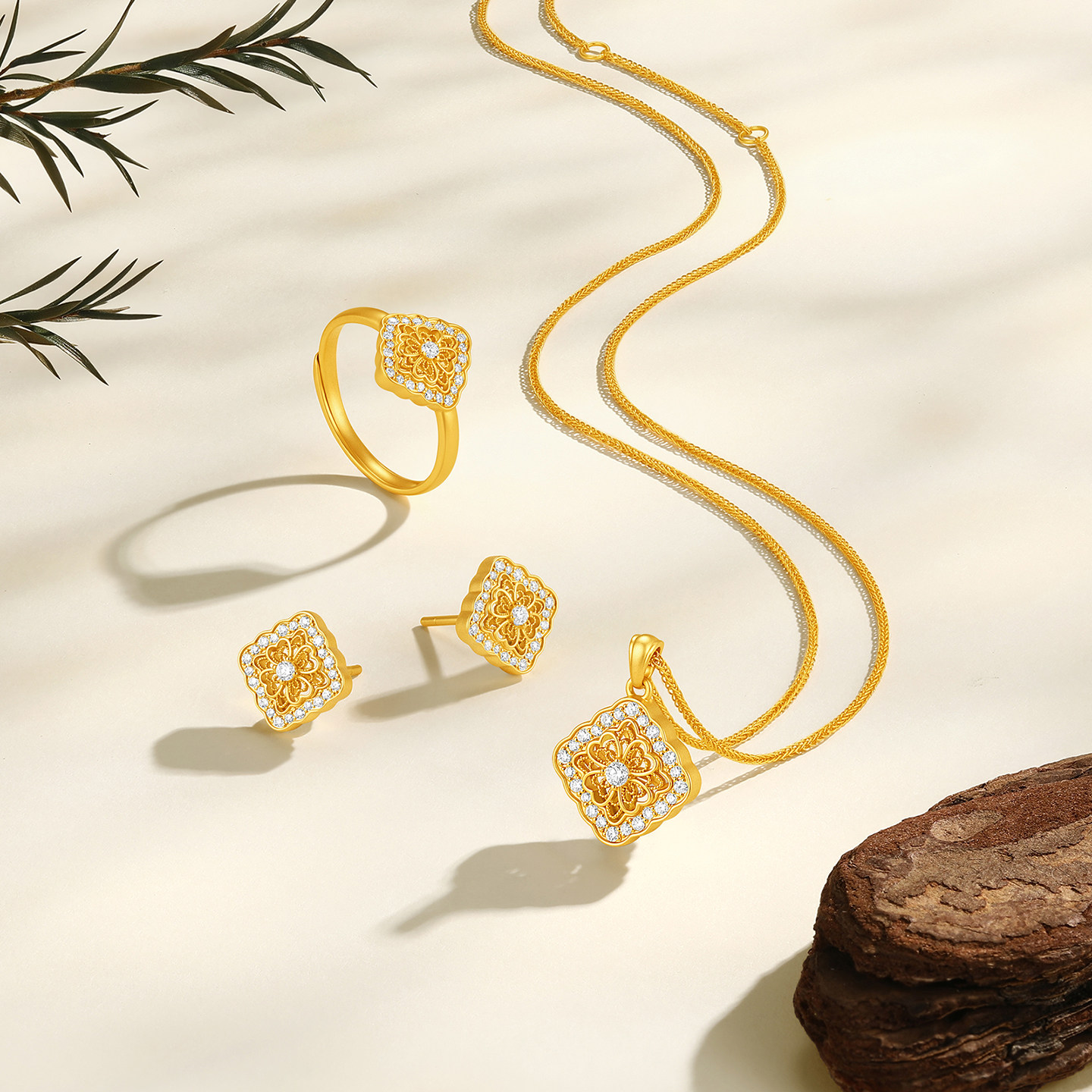 Chao Acer Flower Charm Sihe Ruyi Gold Diamond Necklace Ring Earrings Pure Gold Set Inlaid Birthday Gift