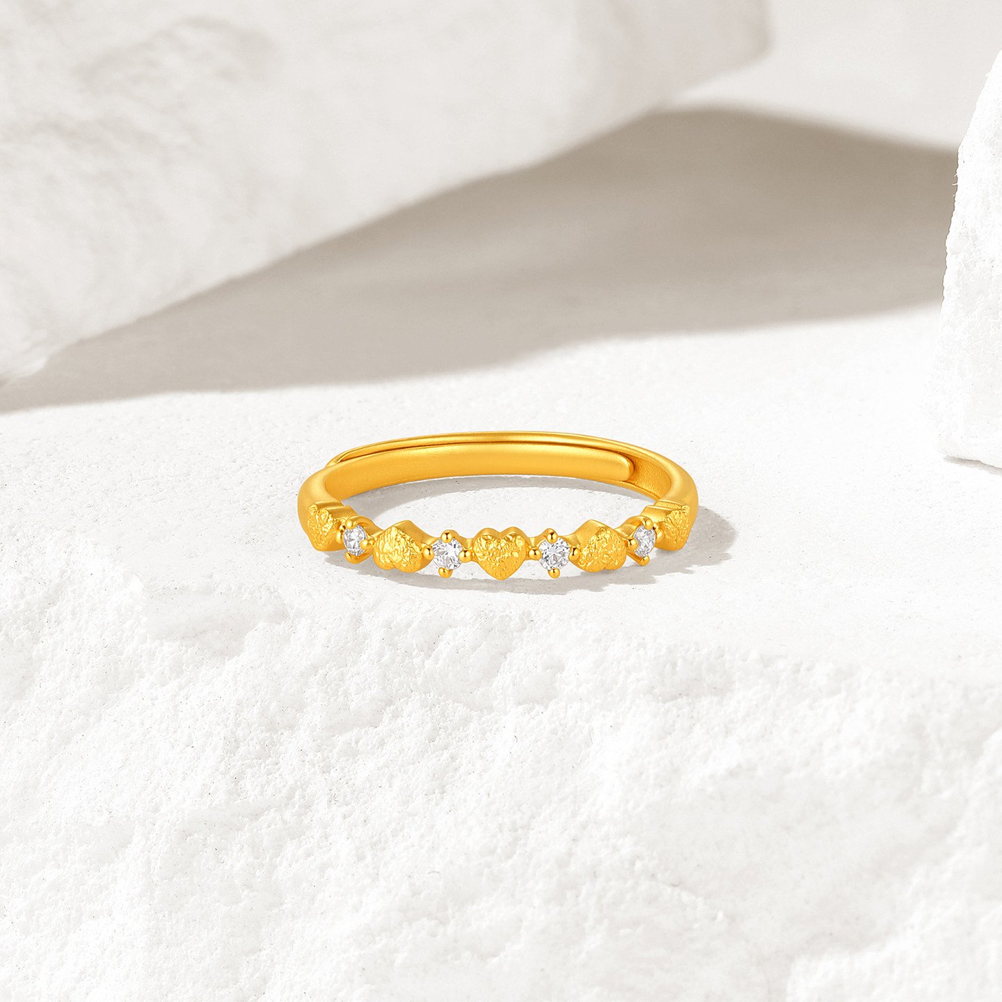 Trendy Acer royal gold diamond ring solid gold diamond ring hand ornaments inlaid with love ring for women birthday gift