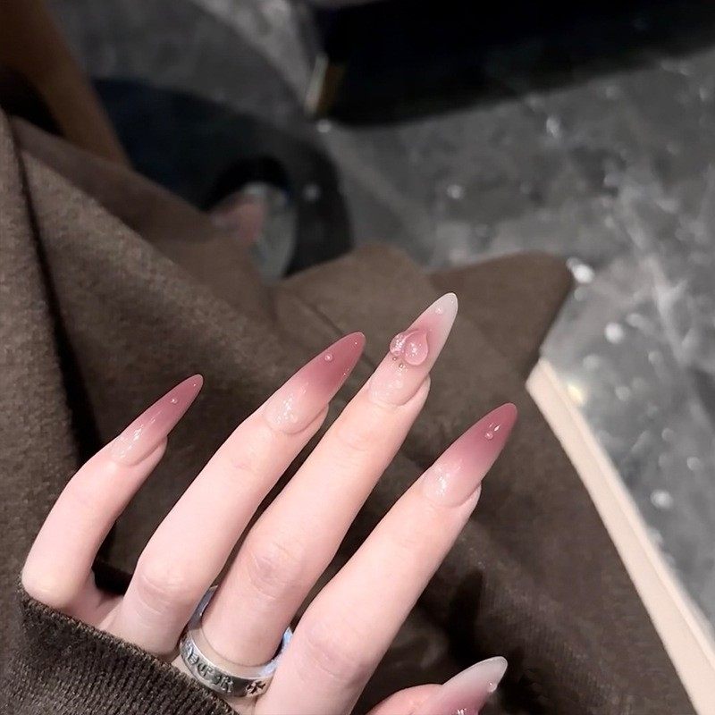 新娘高级感水蜜桃渐变穿戴甲长款冰透手工美甲椭圆贴片爆闪假指甲,淘宝优惠券,粉丝福利购,淘宝优惠卷