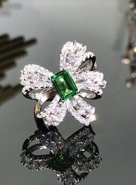 祖母绿豪华围镶复古戒指