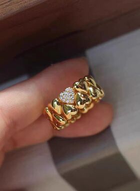 D色莫桑石微镶爱心镂空戒指