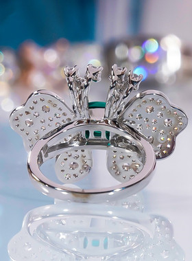 chin时尚祖母绿蝴蝶戒指